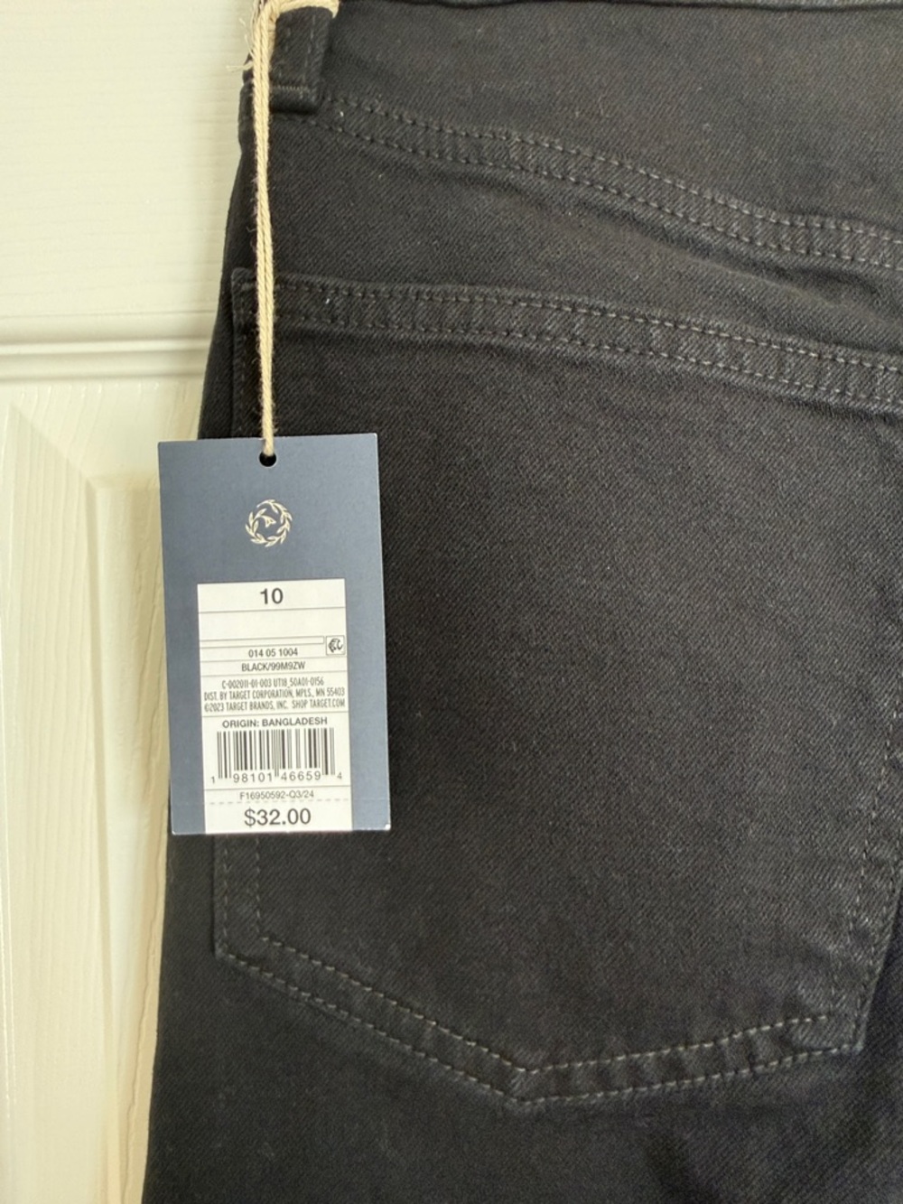 New! Women's High-Rise Straight Ankle Jeans - Universal Thread™ , Black Size 10 - Picture 9 of 10